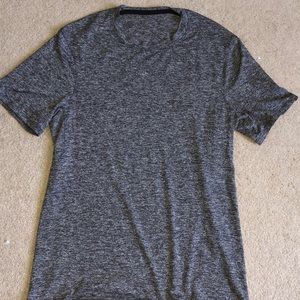 Lululemon men’s metal vent shirt. Size small
